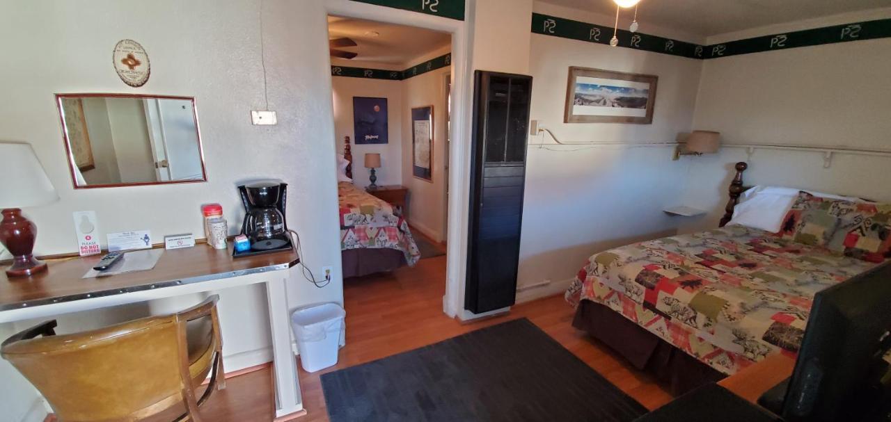 Hikers Cimarron Inn & Rv Park エクステリア 写真