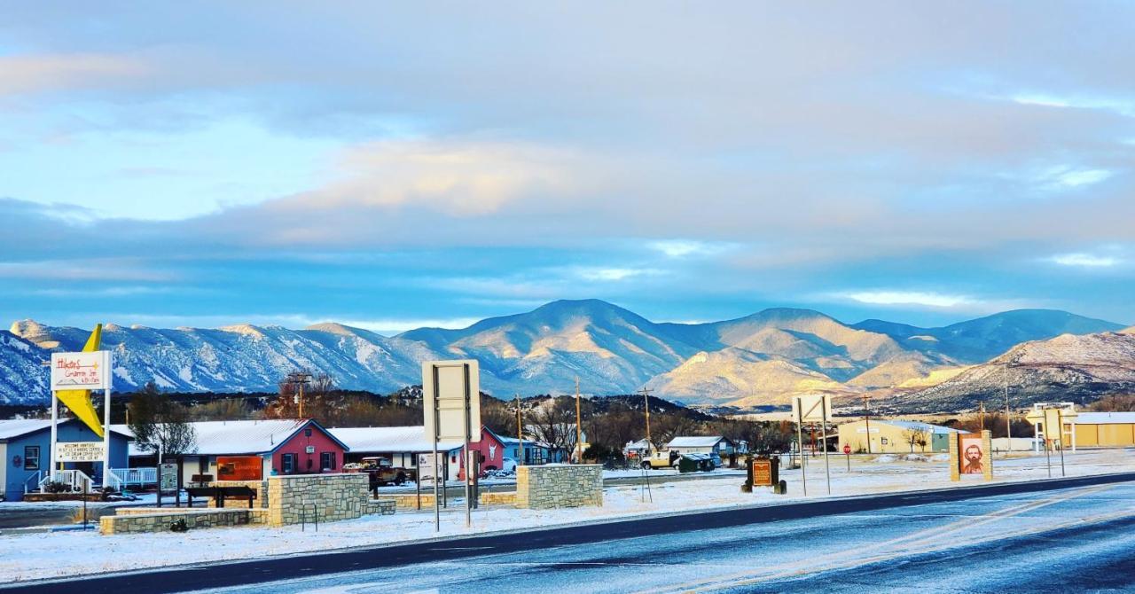 Hikers Cimarron Inn & Rv Park エクステリア 写真